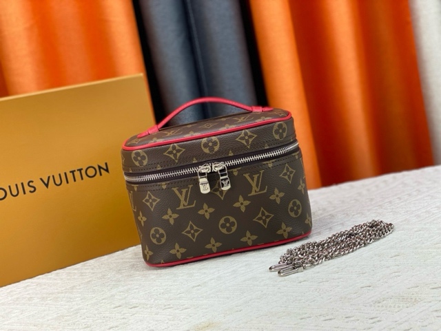 Louis Vuitton  M44495 red